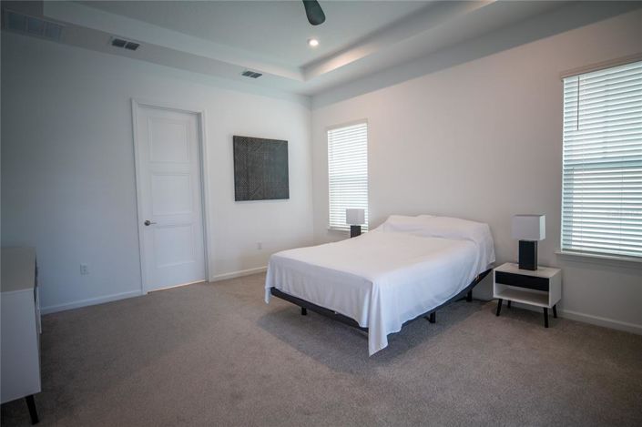 Image No.23-5 Bed Property for sale