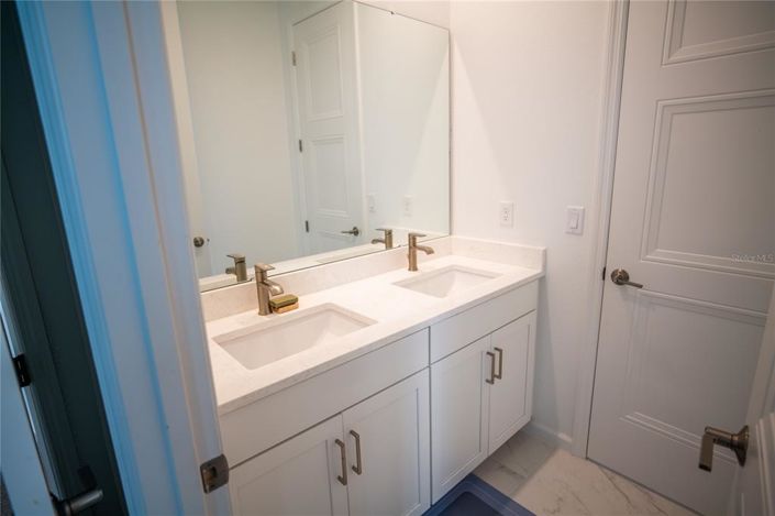 Image No.33-5 Bed Property for sale