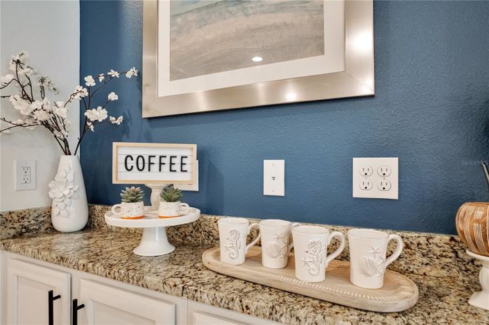 Image No.11-10 Bed Property for sale