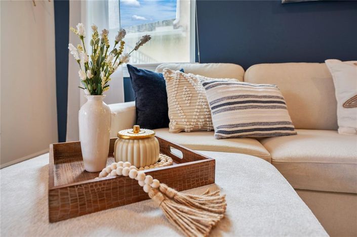 Image No.21-10 Bed Property for sale