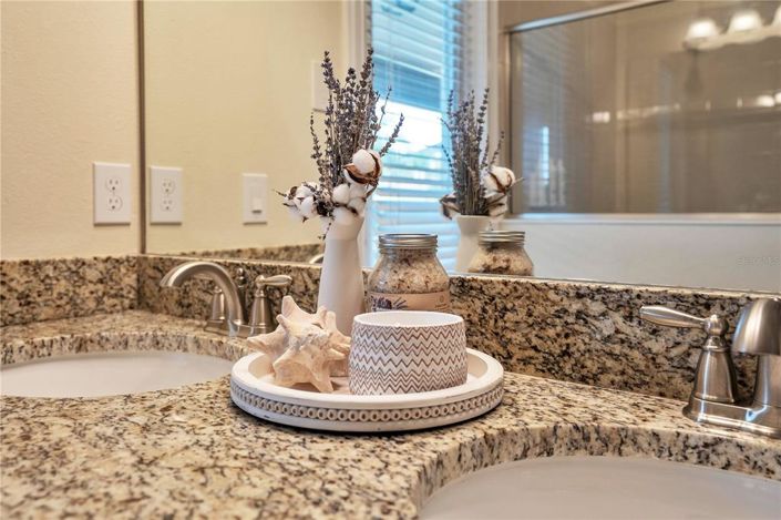 Image No.25-10 Bed Property for sale