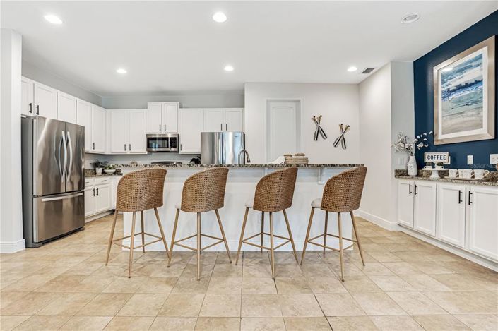 Image No.3-10 Bed Property for sale