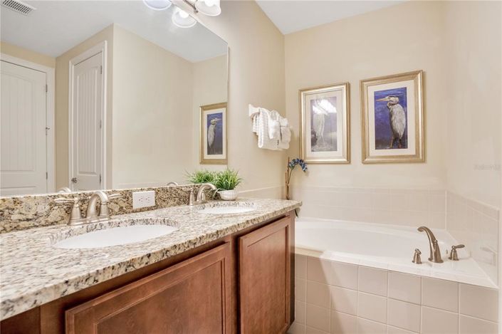 Image No.52-10 Bed Property for sale