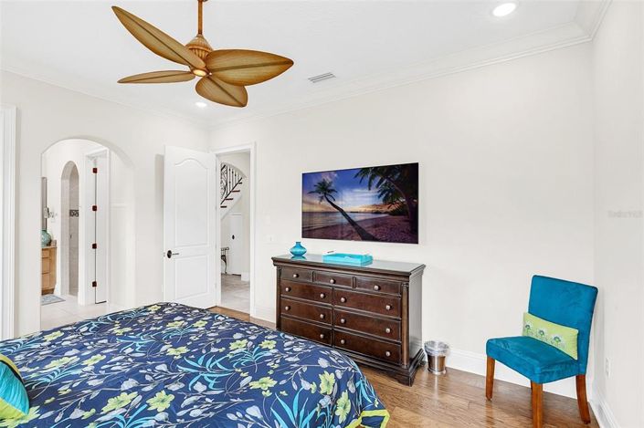 Image No.20-5 Bed Property for sale