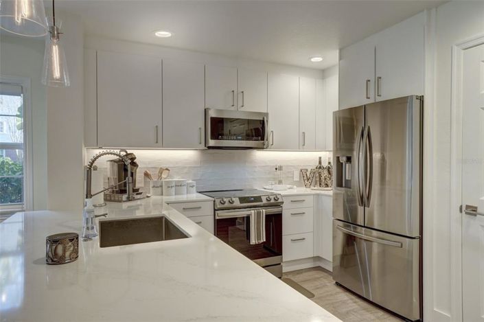 Image No.19-3 Bed Property for sale