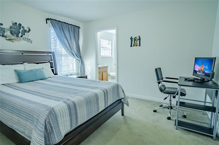 Image No.17-5 Bed Property for sale