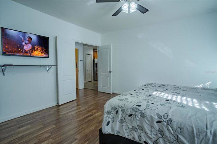 Image No.5-5 Bed Property for sale