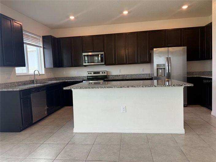 Image No.12-4 Bed Property for sale