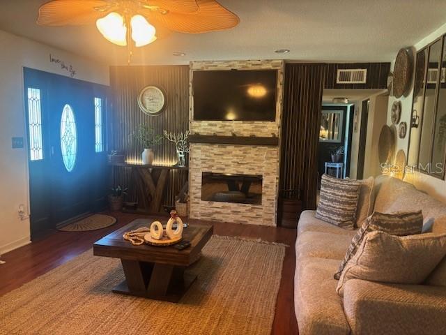 Image No.15-3 Bed Property for sale