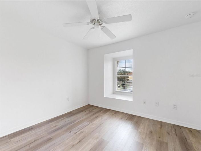 Image No.13-3 Bed Townhouse for sale