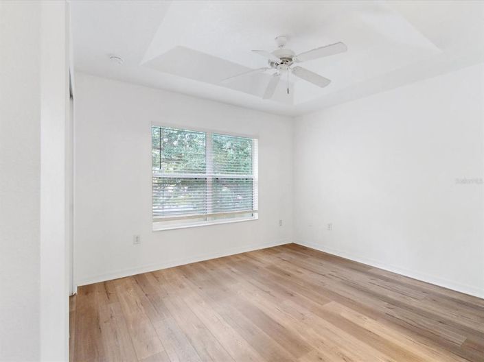 Image No.19-3 Bed Townhouse for sale