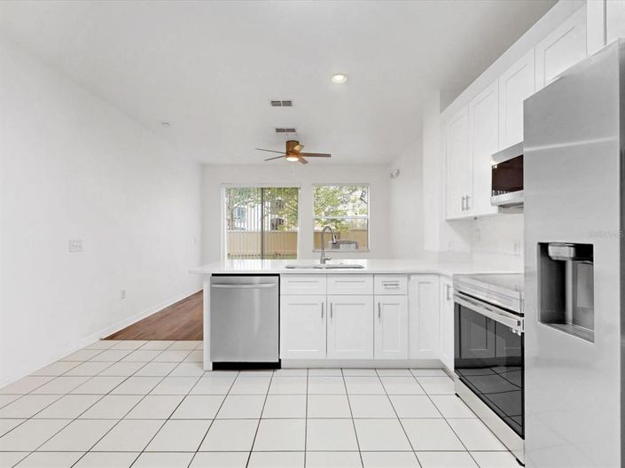 Image No.8-3 Bed Townhouse for sale