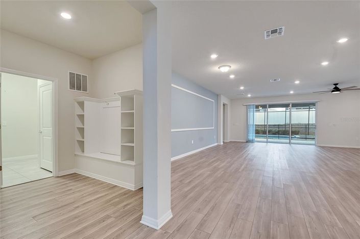 Image No.19-8 Bed Property for sale