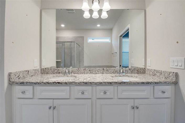 Image No.40-8 Bed Property for sale