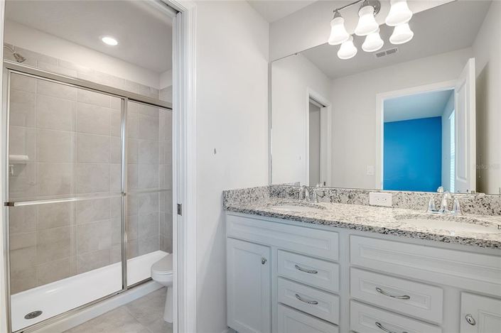 Image No.55-8 Bed Property for sale