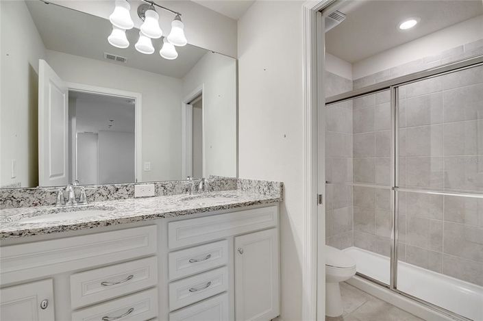 Image No.60-8 Bed Property for sale