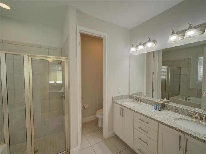 Image No.21-8 Bed Property for sale