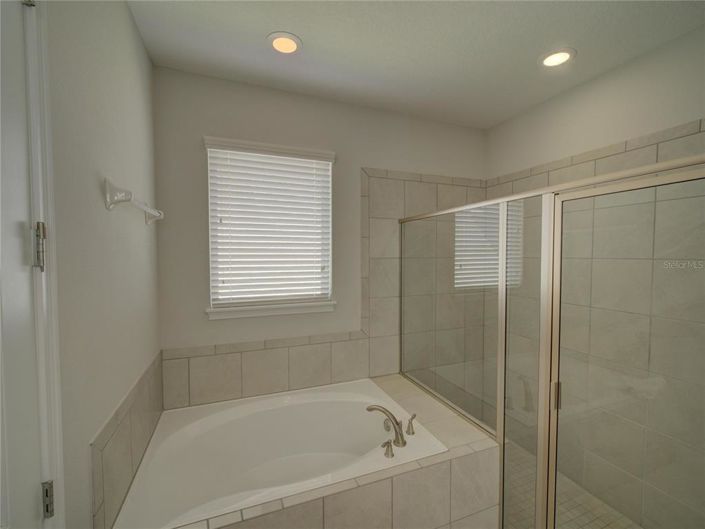 Image No.22-8 Bed Property for sale