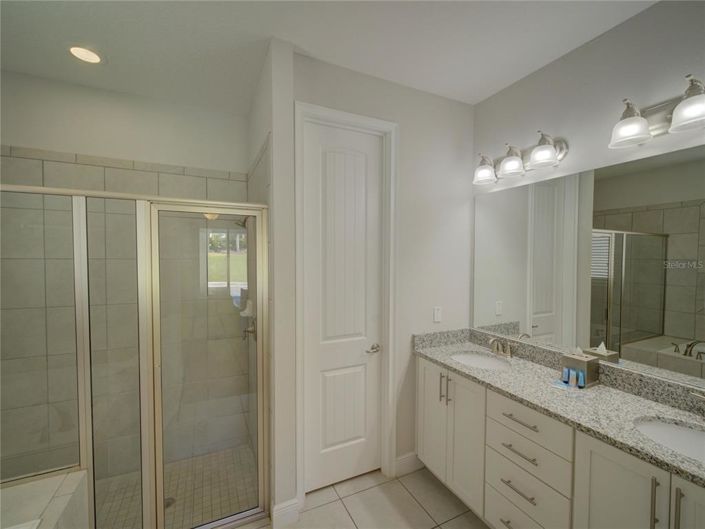 Image No.23-8 Bed Property for sale