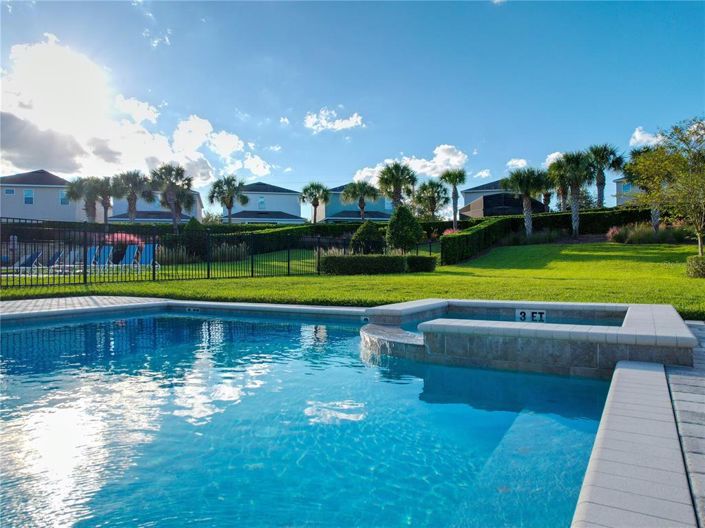 Image No.33-8 Bed Property for sale