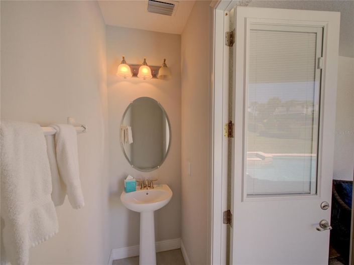 Image No.34-8 Bed Property for sale