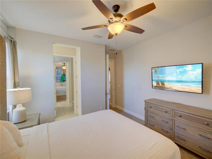 Image No.38-8 Bed Property for sale