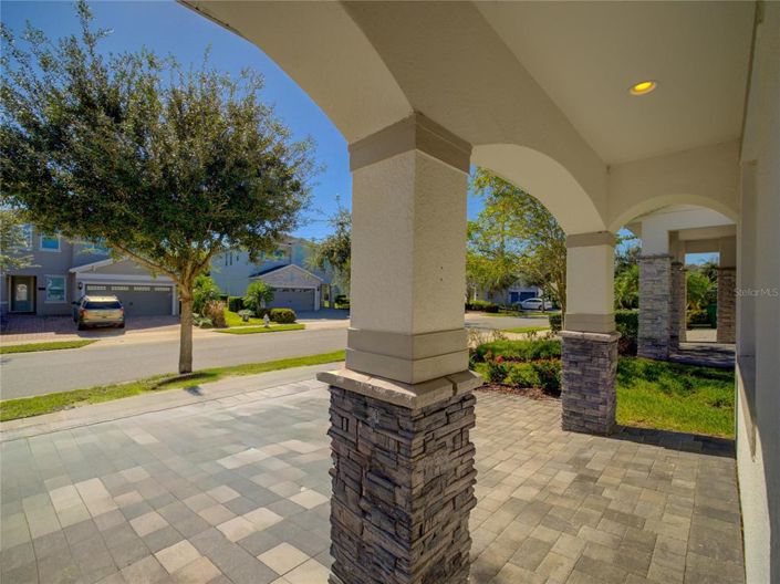 Image No.60-8 Bed Property for sale