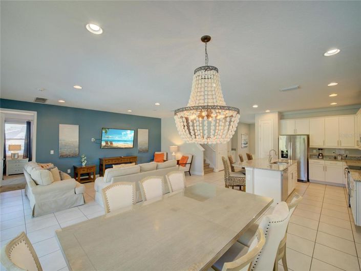 Image No.8-8 Bed Property for sale