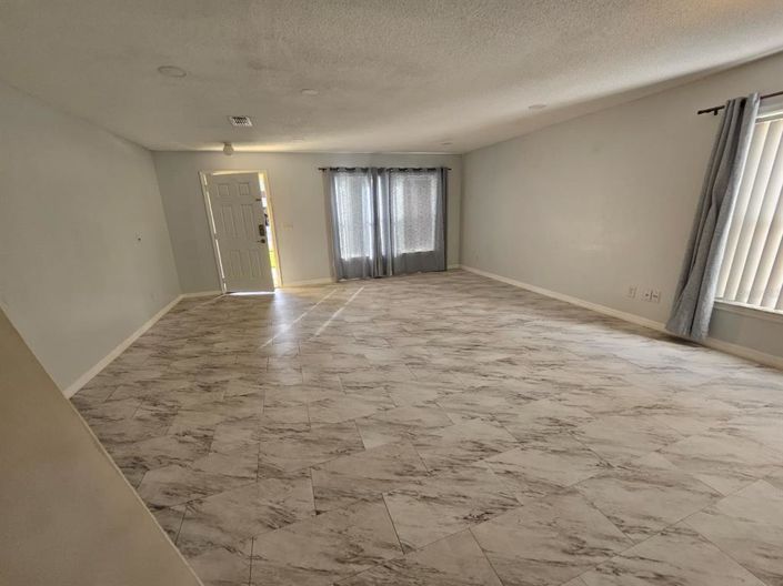 Image No.3-5 Bed Property for sale