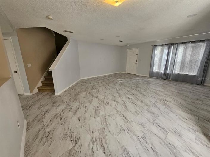 Image No.30-5 Bed Property for sale