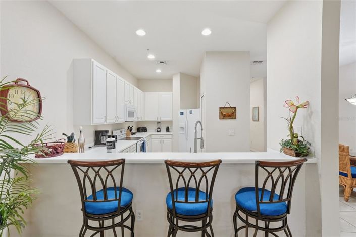 Image No.20-2 Bed Property for sale