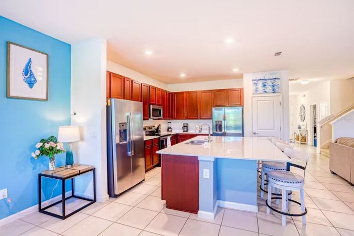 Image No.10-10 Bed Property for sale