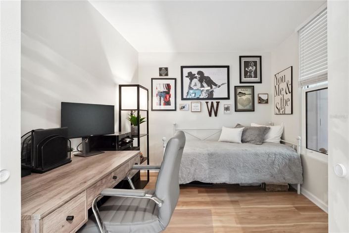 Image No.33-2 Bed Property for sale