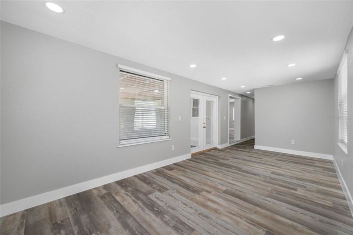 Image No.14-2 Bed Property for sale