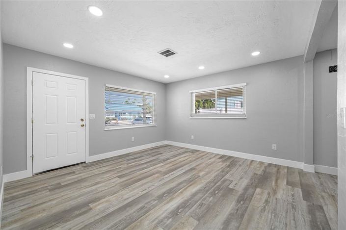 Image No.5-2 Bed Property for sale