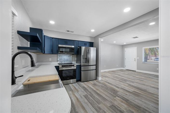 Image No.8-2 Bed Property for sale