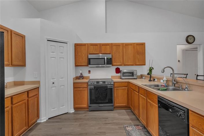 Image No.14-3 Bed Property for sale