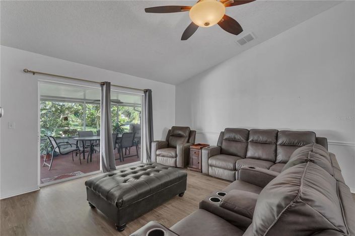 Image No.17-3 Bed Property for sale