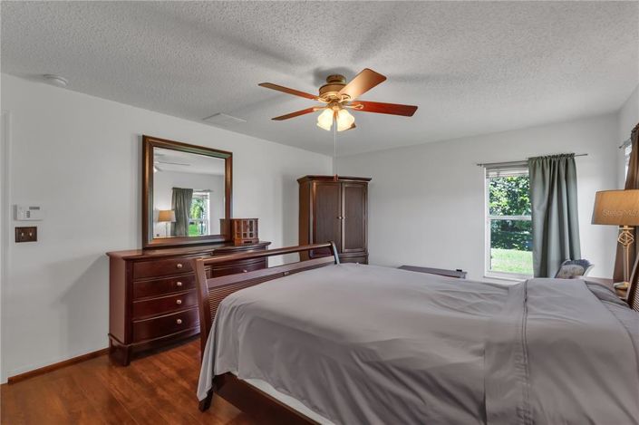 Image No.23-3 Bed Property for sale