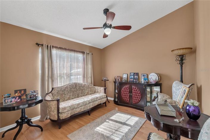 Image No.9-3 Bed Property for sale