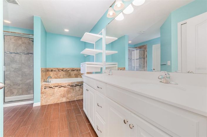 Image No.19-4 Bed Property for sale