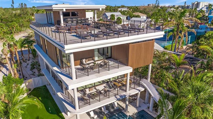 Image No.1-5 Bed Property for sale