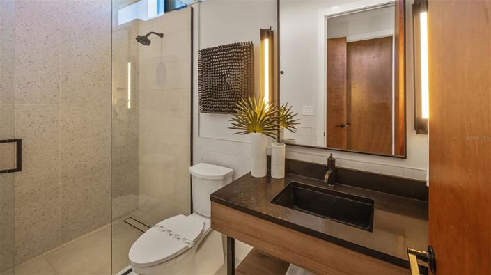 Image No.27-5 Bed Property for sale