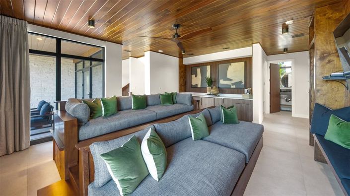 Image No.28-5 Bed Property for sale