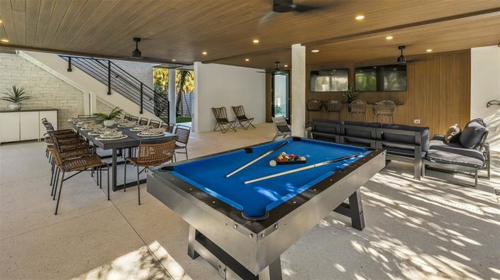 Image No.9-5 Bed Property for sale