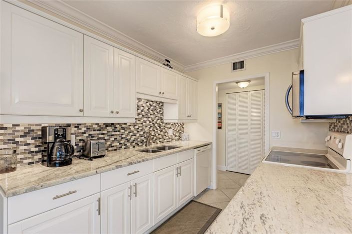 Image No.26-2 Bed Property for sale