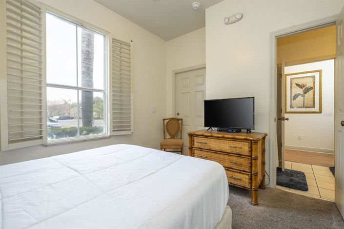 Image No.28-4 Bed Townhouse for sale