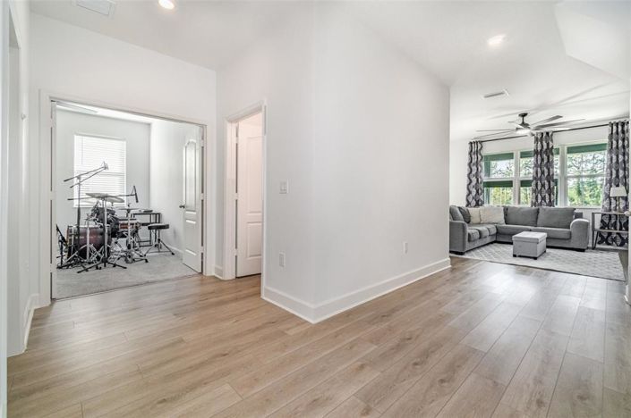 Image No.22-3 Bed Property for sale