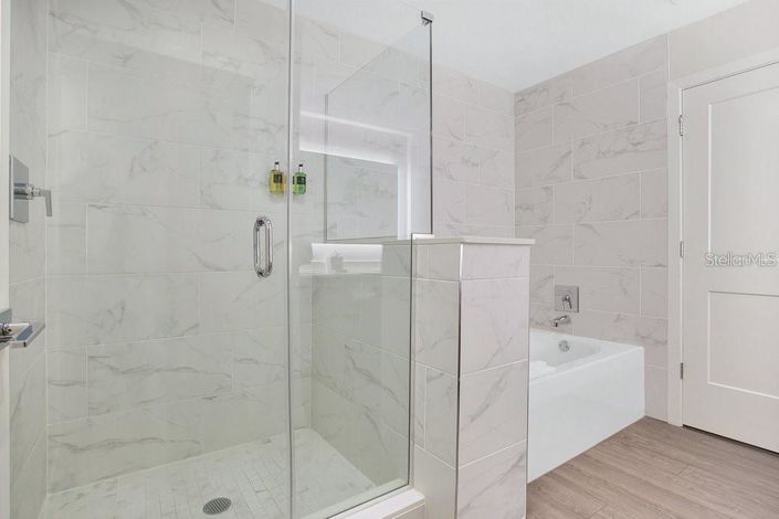 Image No.7-2 Bed Property for sale