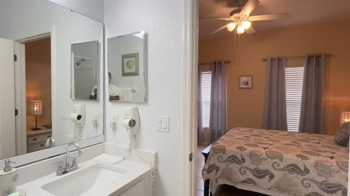 Image No.27-4 Bed Townhouse for sale